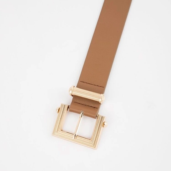 Gold buckle brown belt - Picture 3 of 5